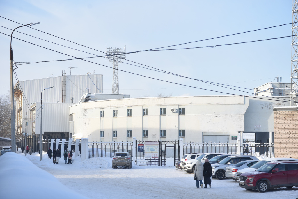 26 января наш фотограф сделала этот снимок: на здании остались только очертания от букв…