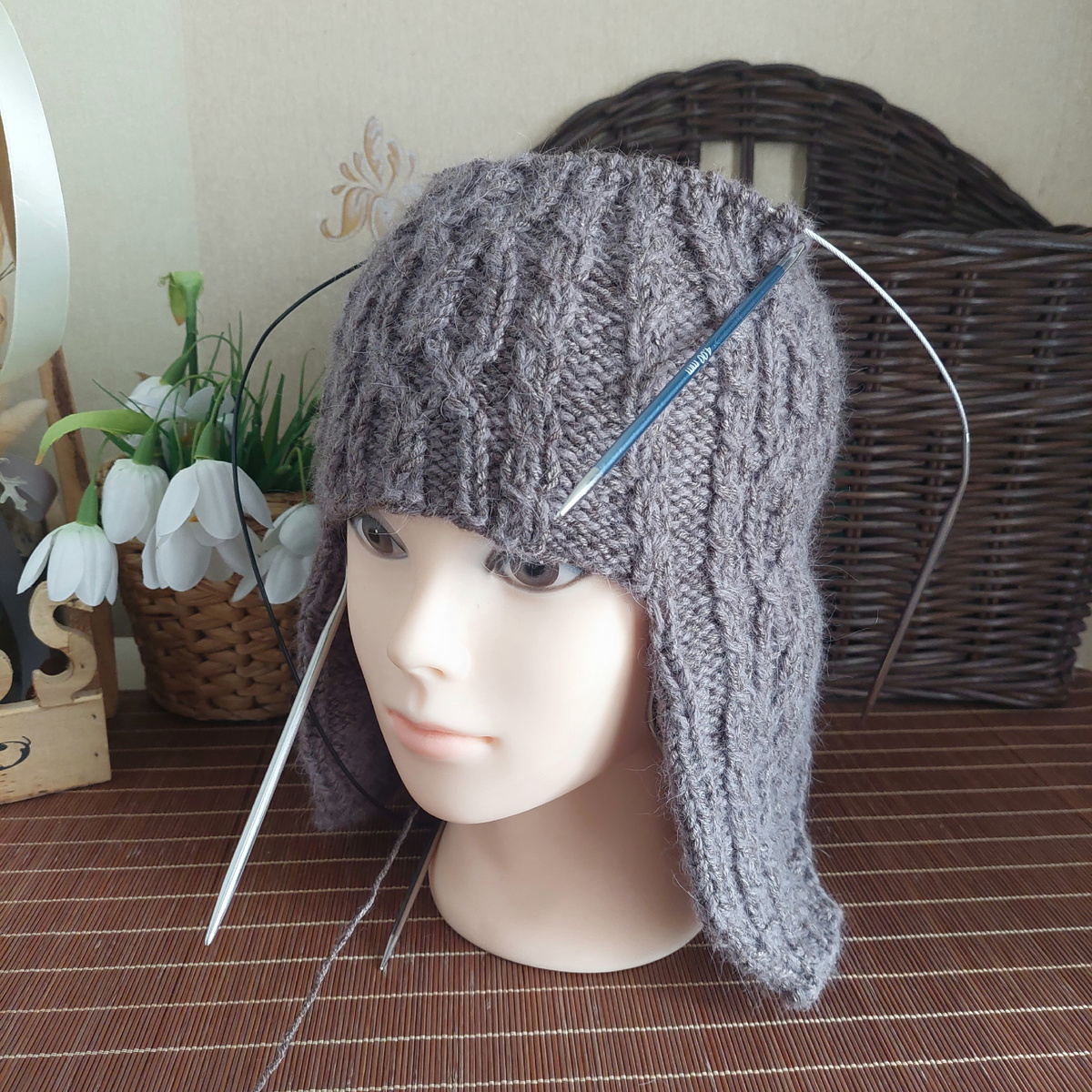 Перешли на выполнение верха ушанки.