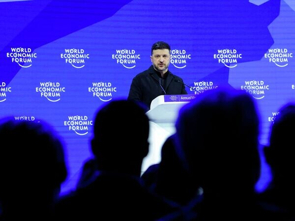    © REUTERS / Denis Balibouse