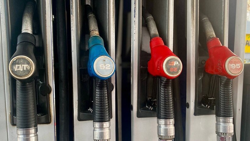 Аналитики: На месячную зарплату саратовцы могут купить 932 литра бензина АИ-92