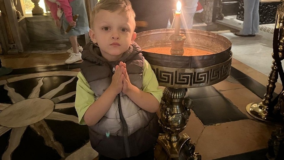 «Папа, я что, умру?»: четырехлетний мальчик, больной раком, перенес более 60 наркозов