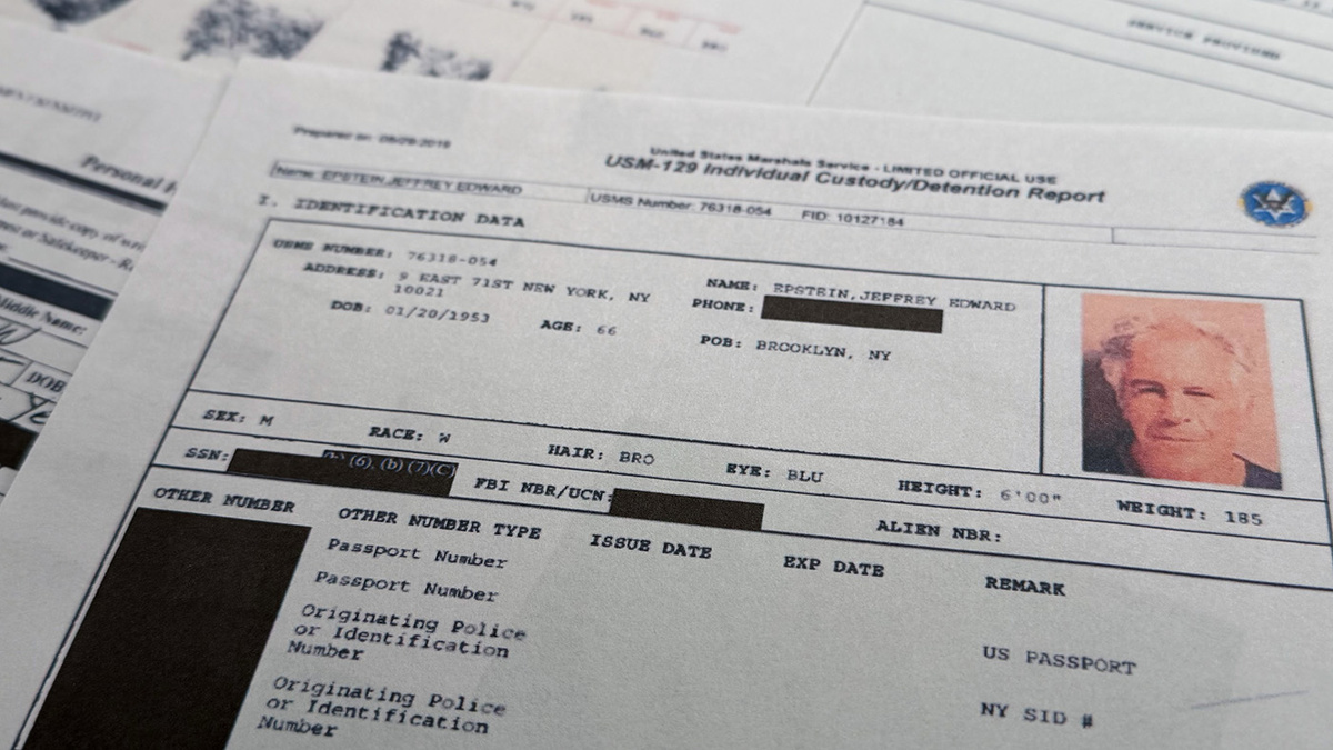   Jon Elswick / AP- Джефри Эпштейн