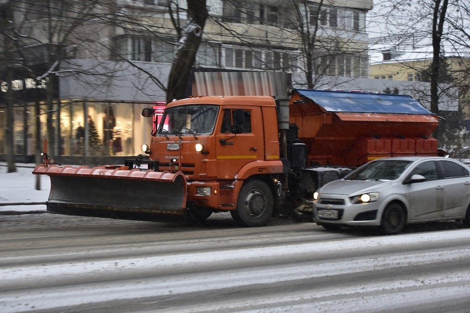    Сейчас все коммунальщики работают в усиленном режиме. Дмитрий КУТЕПОВ