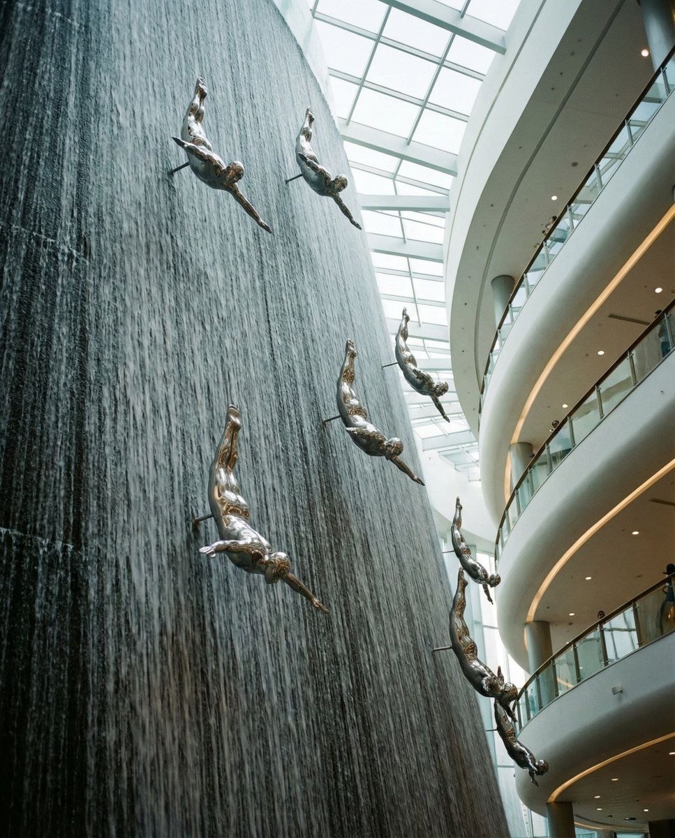 Поймать момент, когда вода превращается в искусство.