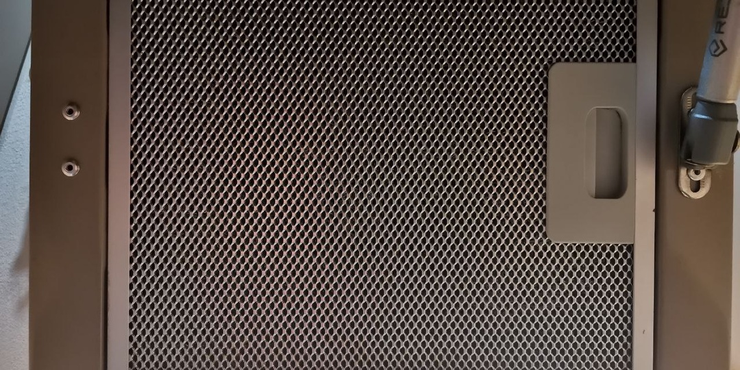 Вытяжка не тянет, в чём дело?