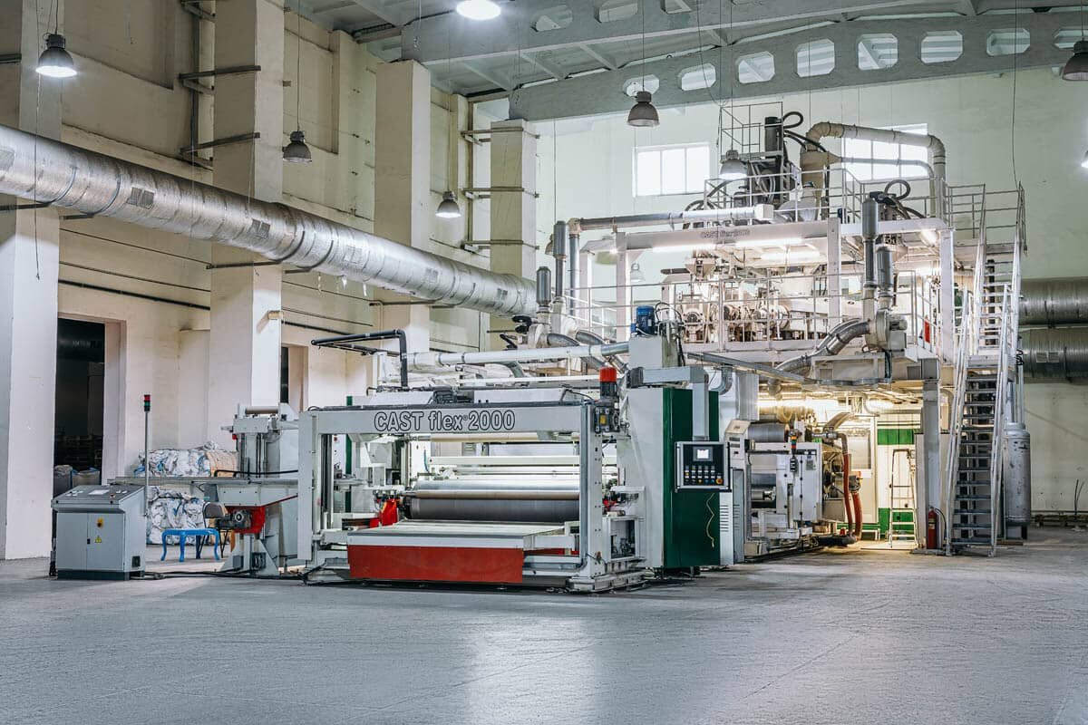    Производство на Минераловодском полимерном заводе. Источник фото: официальный сайт Минераловодского полимерного завода.