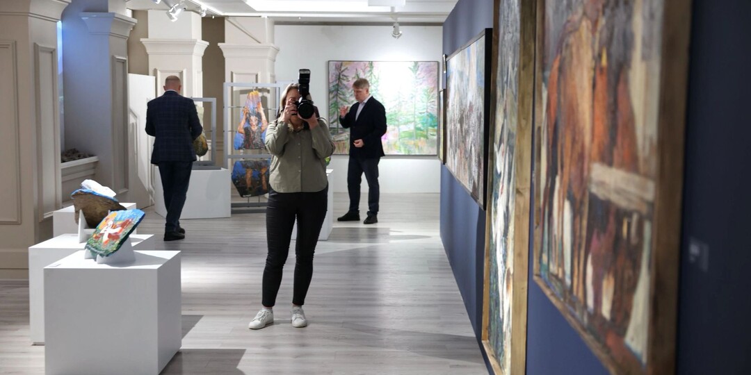 Передвижная выставка ямальского искусства прибыла в Ноябрьск