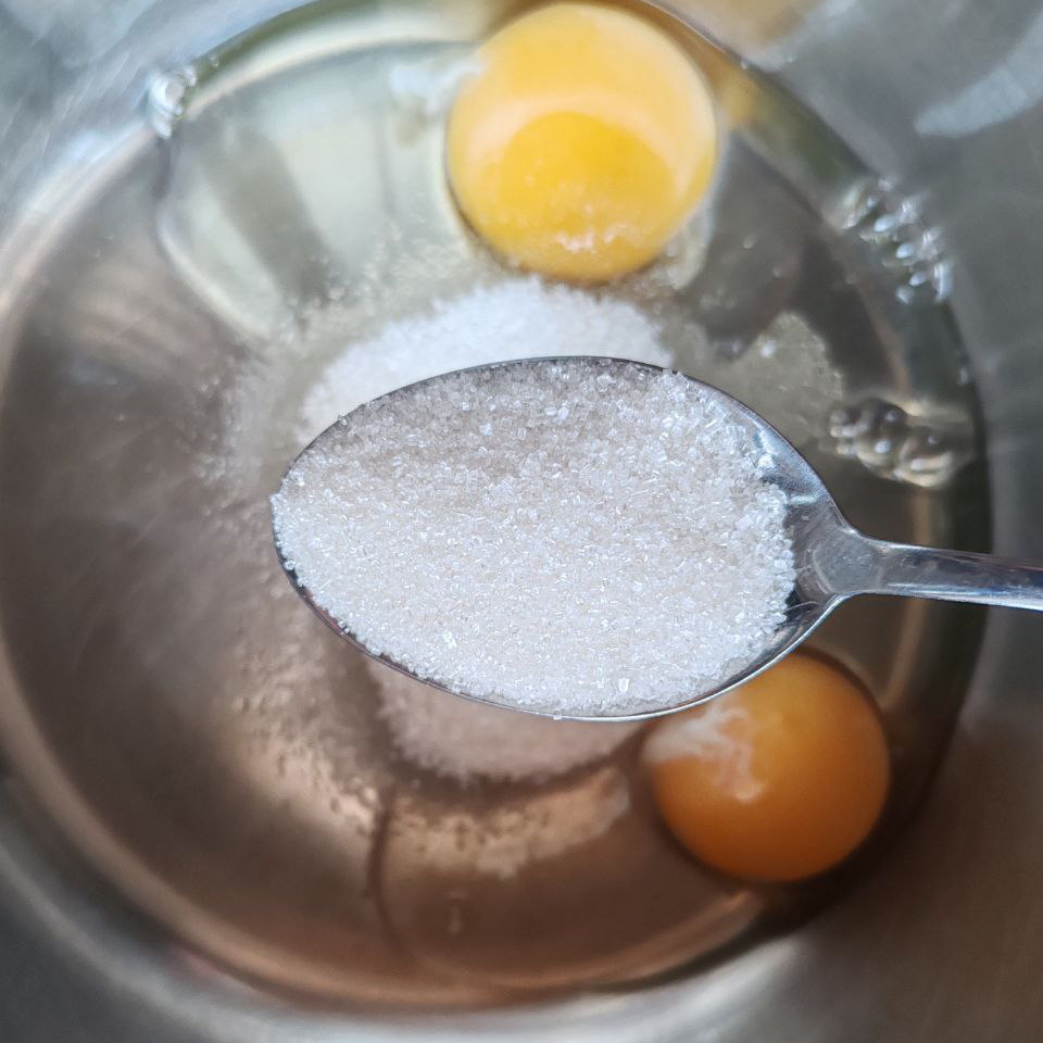 Яйца и сахар
