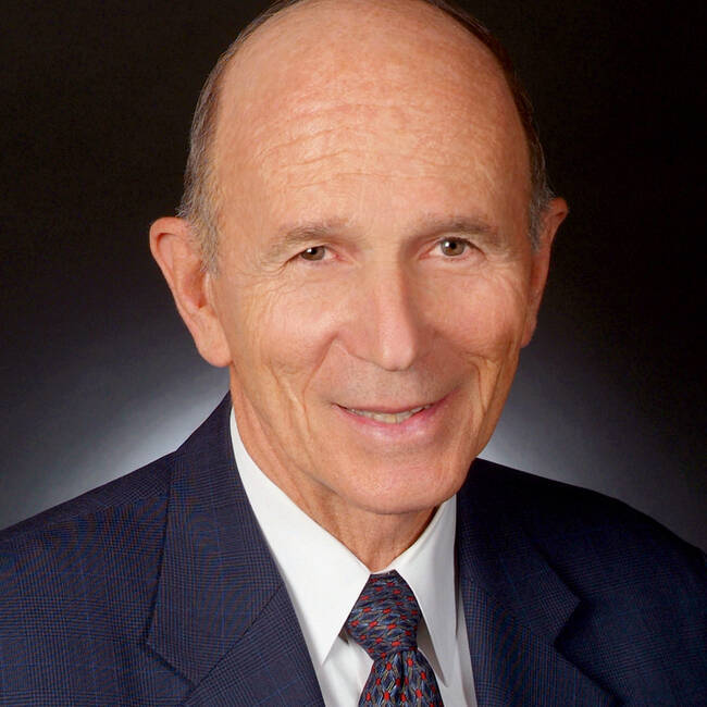 Кеннет Купер. Родился 4 марта 1931 года. 