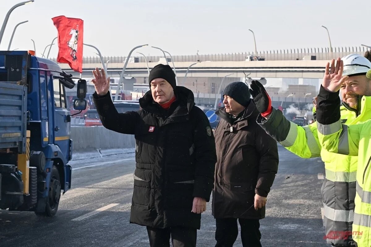    Сергей Собянин запустил движение по новым путепроводам.