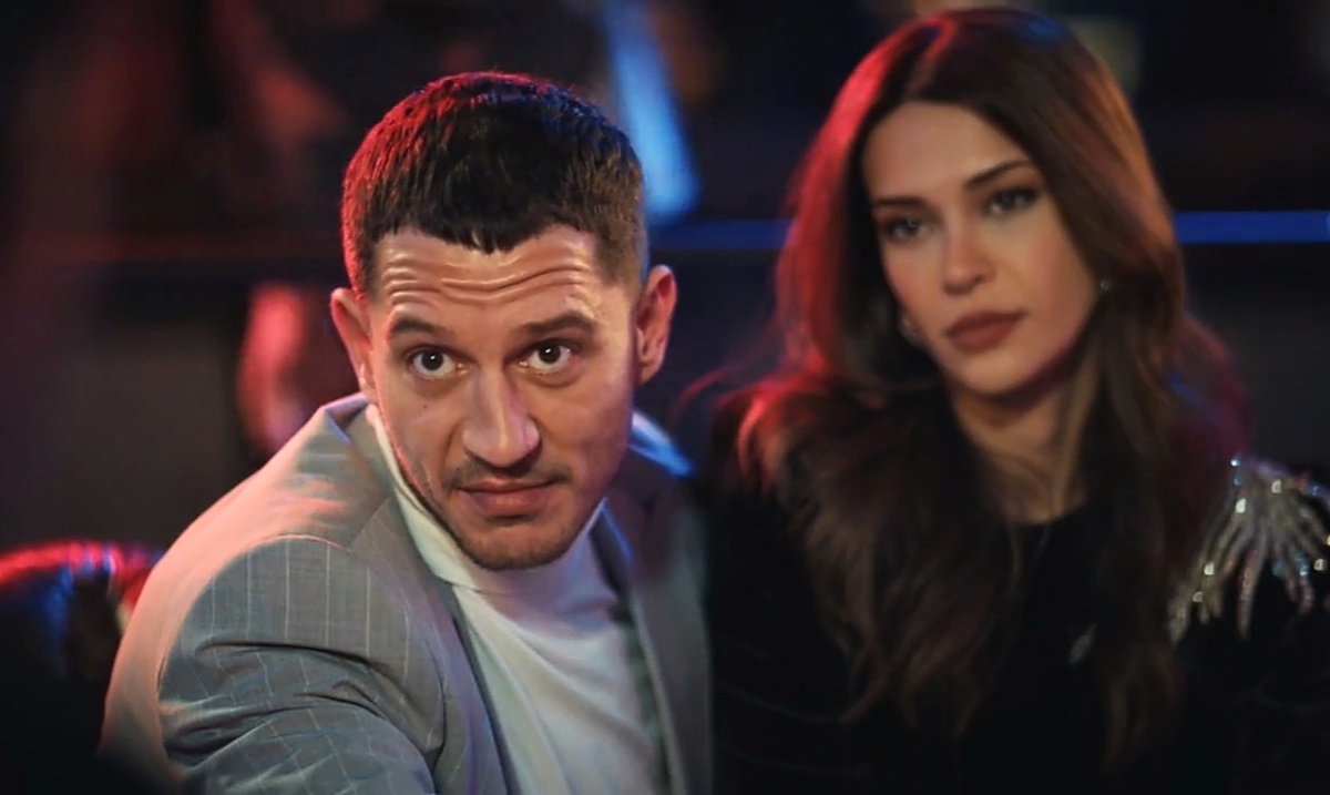 Актеры Ураз Кайгылароглу и Деврим Озкан 