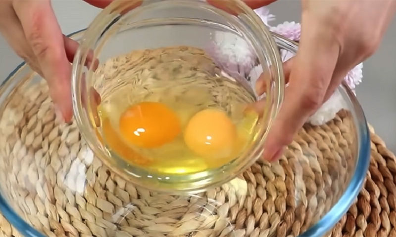 Пирог-торт за пять минут: сладкая радость на сковороде без долгих хлопот