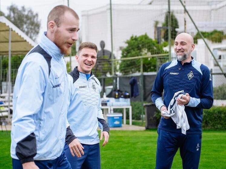     Самарский футбольный клуб вернул миллиардный долг компании "РТ-Капитал". Фото: телеграм-канал ПФК "Крылья Советов"