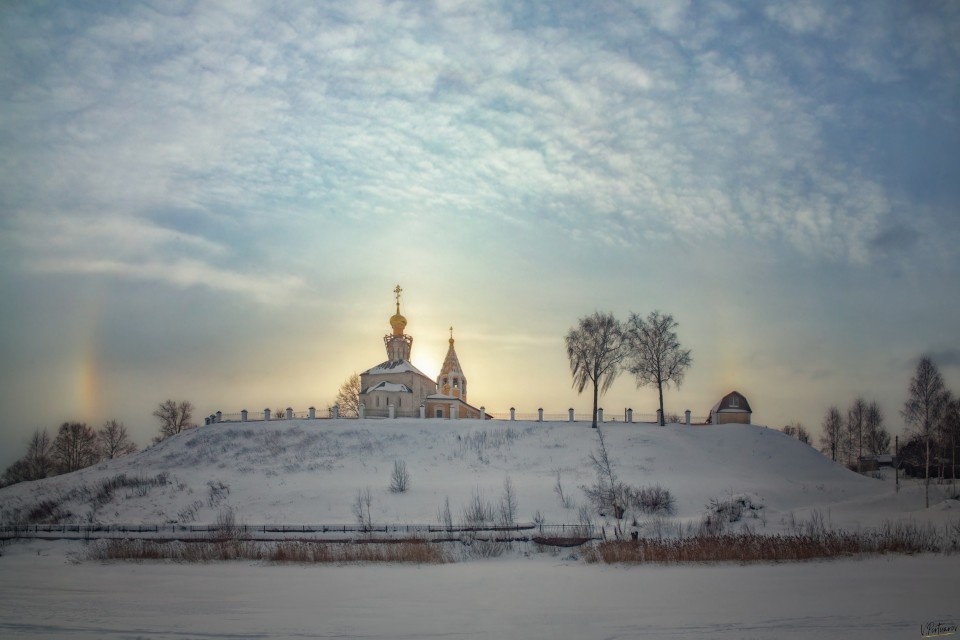    Паргелий над селом Городня. Фото: Владимир ПОРТУАРОВ