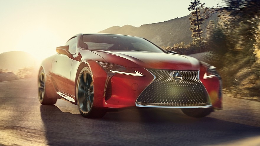    На фото: купе Lexus LC