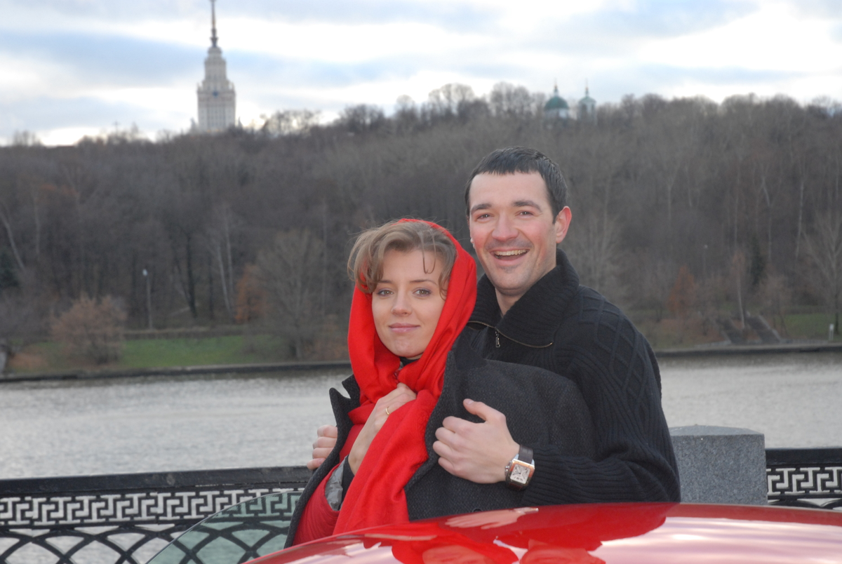 Молодые, красивые, влюбленные. В 2001 году вступили в официальный брак. 