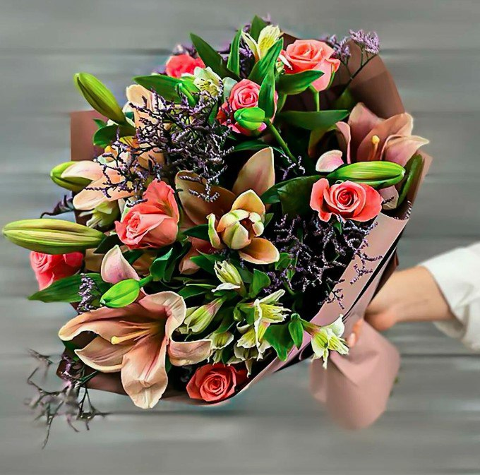 Букет с азиатской лилией. Фото из интернета.