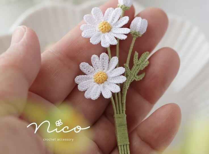 Почему вязаные цветы покоряют с первого взгляда. Миниатюрные украшения, которые ломают стереотипы