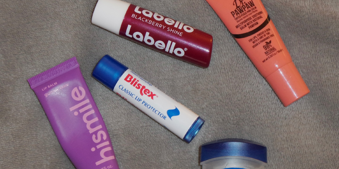 Гигиеническая помада: безобидная привычка или зависимость? Почему губы «подсаживаются» на бальзам и как с этим быть