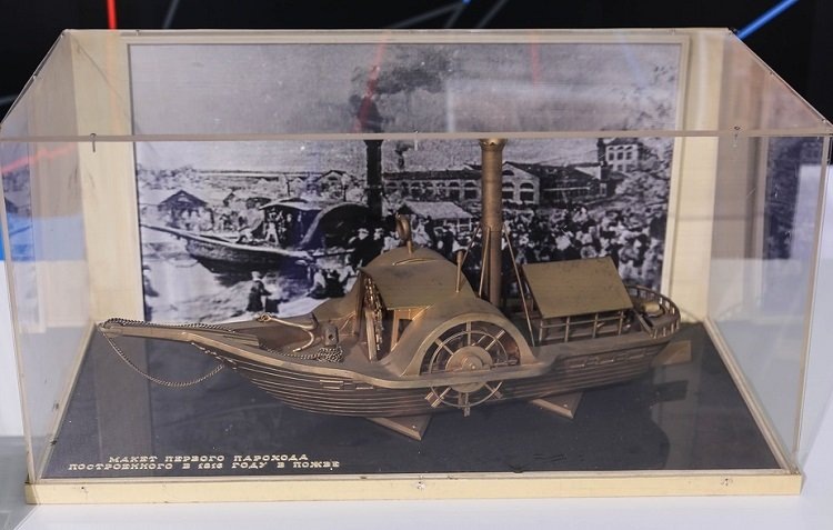 Макет первого парохода построенного в Пожве. 