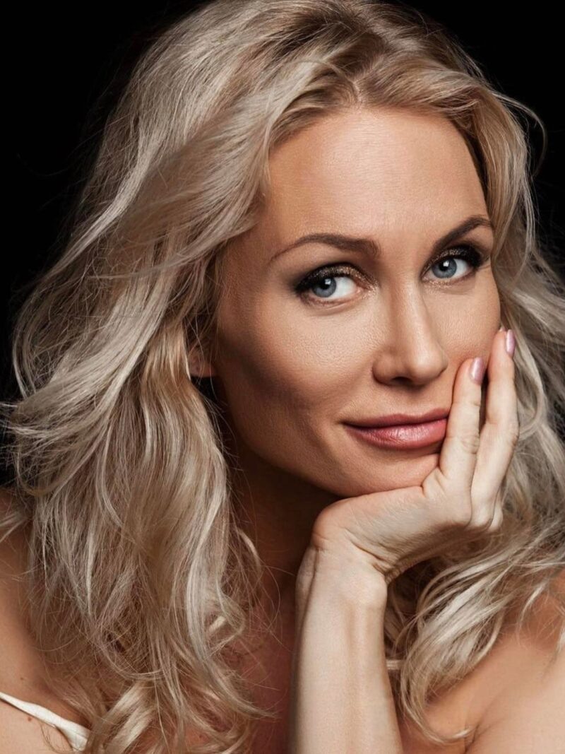    Катя Гордон: юристка, певица, и мастер острых формулировок.