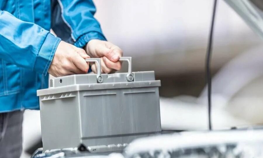 "Никогда не снимайте аккумулятор с автомобиля в мороз!" Шокирующая правда от автоэлектрика