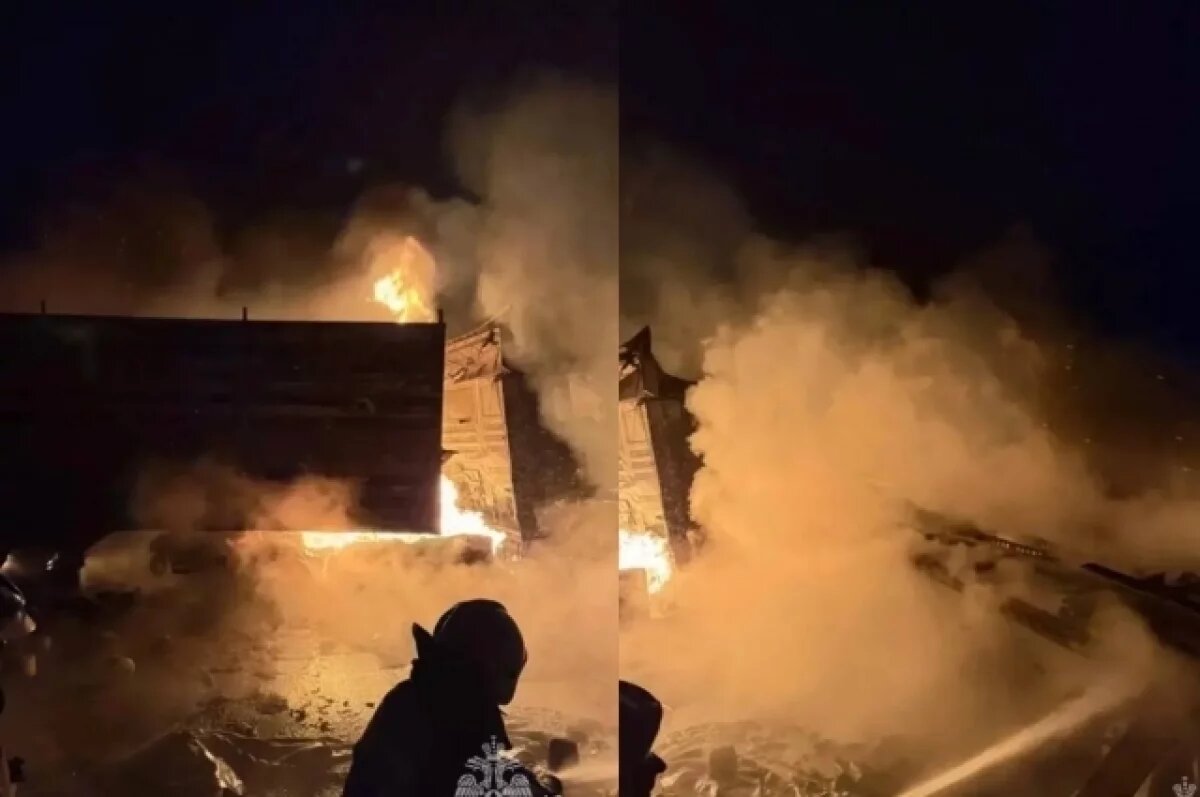    Три фуры столкнулись и загорелись на М-5 под Переволоцким, есть жертвы