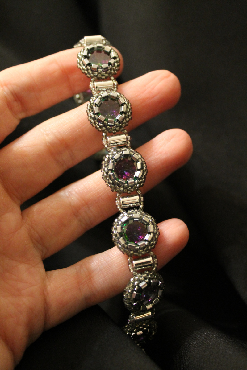 Браслет из японского бисера и синтетического кубического циркония