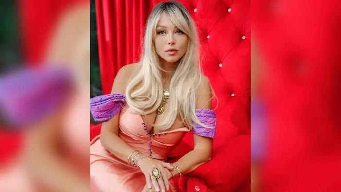 Обложка © Instagram (признан экстремистской организацией и запрещён на территории Российской Федерации) / polinadibrova