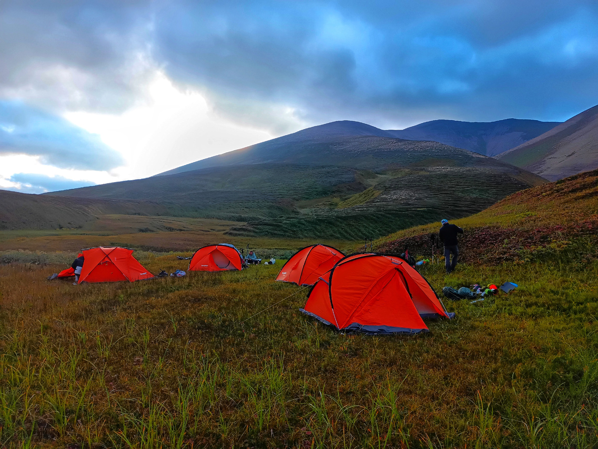 Наш лагерь где-то в середине похода. Командоры, остров Беринга. Фото из личного архива.