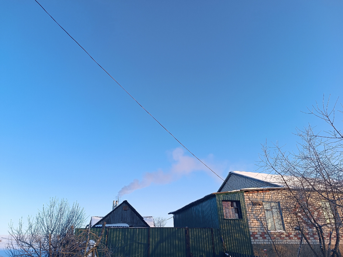 У соседей с утра плитка топится. И забор у них трещит 😃
