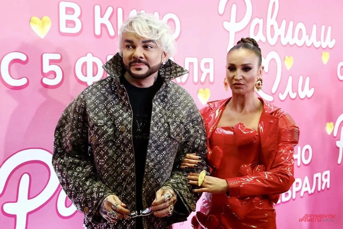    Ольга Бузова с Филиппом Киркоровым на премьере.