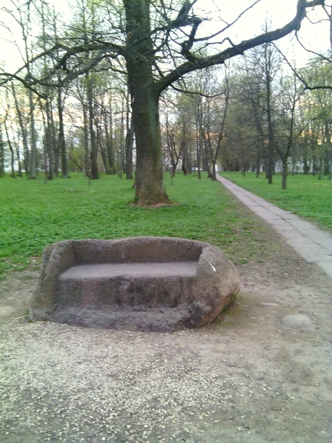 Несколько лет  назад я посетила усадьбу прадеда Пушкина -Ганнибала в Суйде. Ибрагим Ганнибал родился в Эфиопии. Был схвачен в  и отправлен в дворец султана. Затем привезён в Москву стамбульским торговцем. В России Ганнибал стал военным инженером и крестным сыном Петра Первого. В крещении принял имя Абрам. 