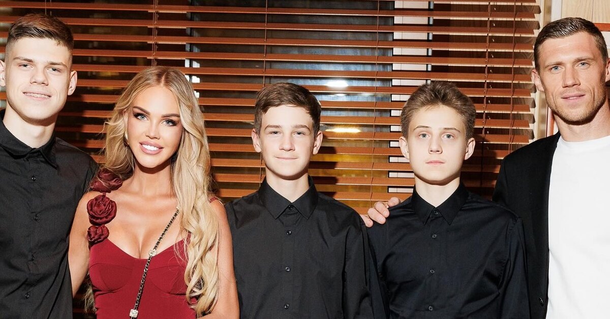 Мария и Павел Погребняк с детьми.