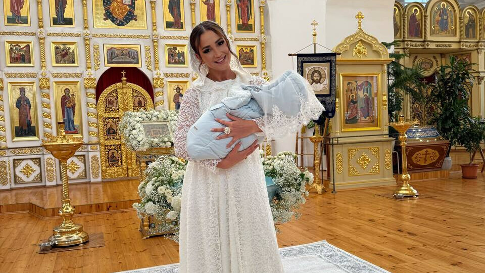 Ольга Бузова крестила четвертого сына Марии.