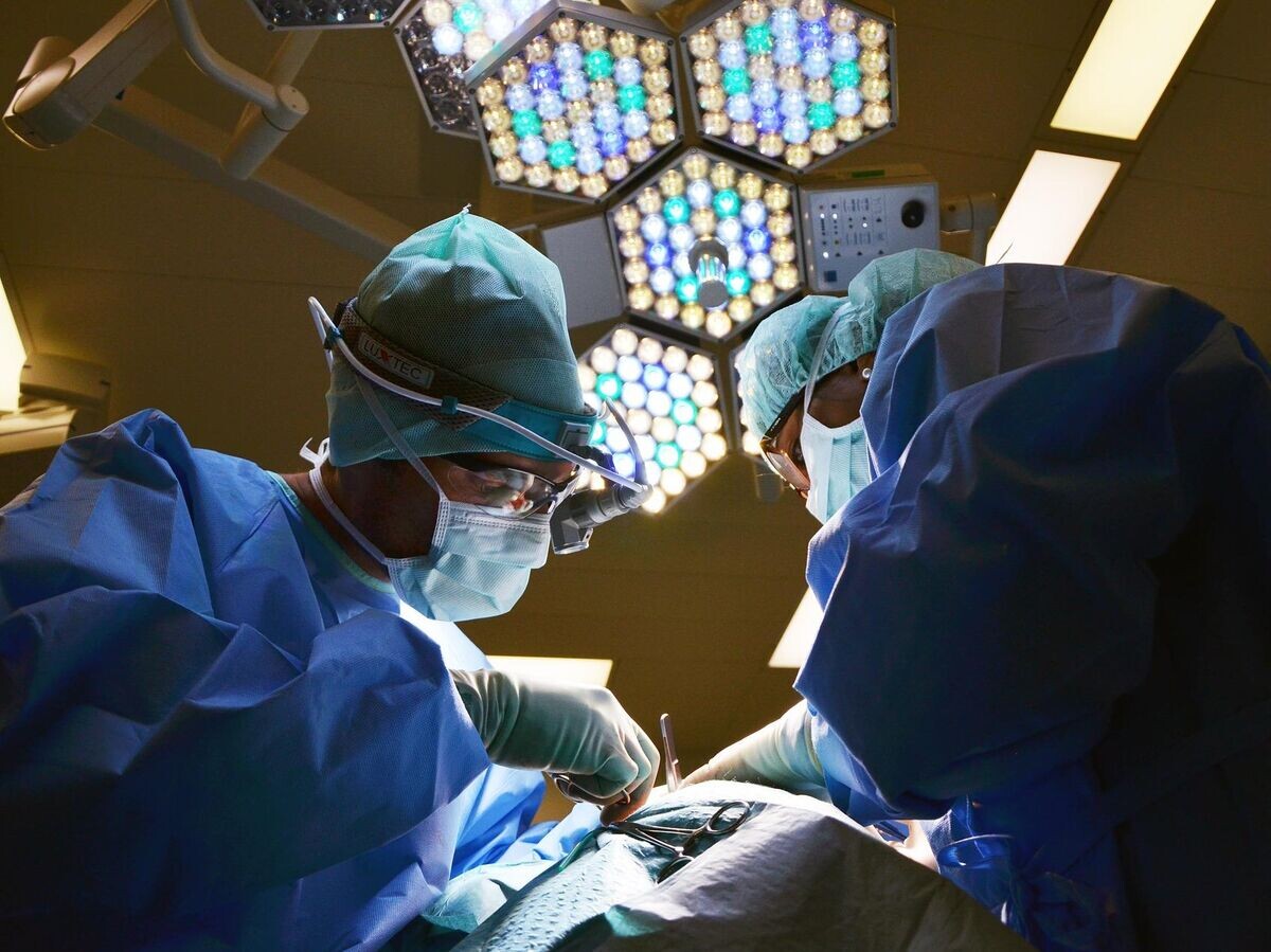    Врачи во время операции | © Pixabay / marionbrun