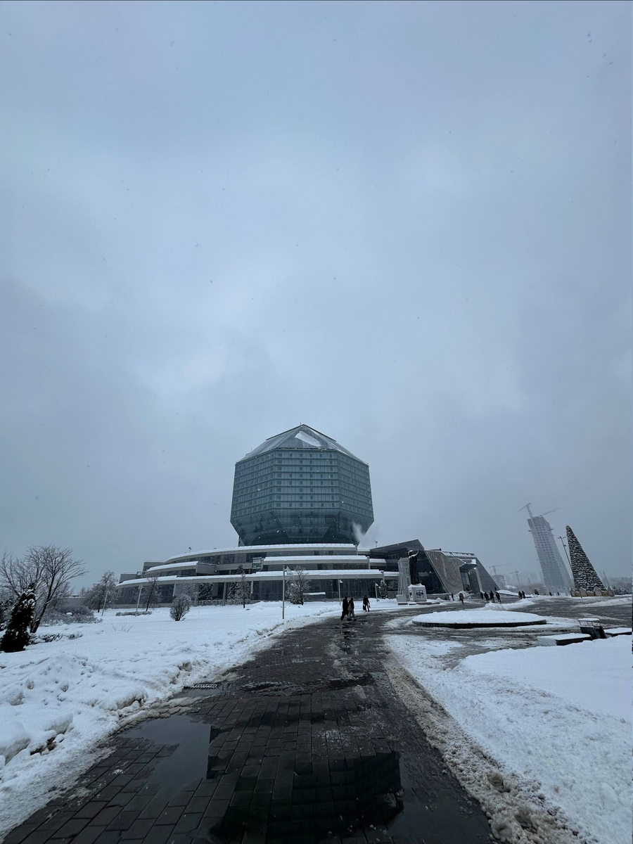 Национальная библиотека Белоруси. Минск. Личное фото.