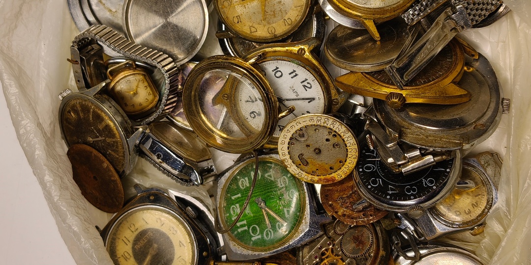 Пополнение в ремонтном фонде, клиент раплатился старыми часами.