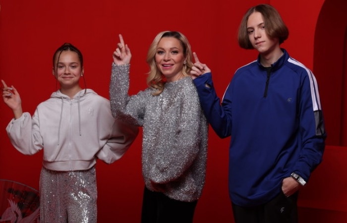 Елена Бережная с детьми.