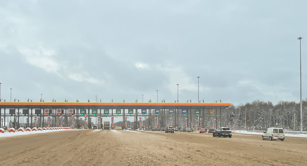 Проехал по новому платному участку трассы М-3. Как он чувствует себя зимой?