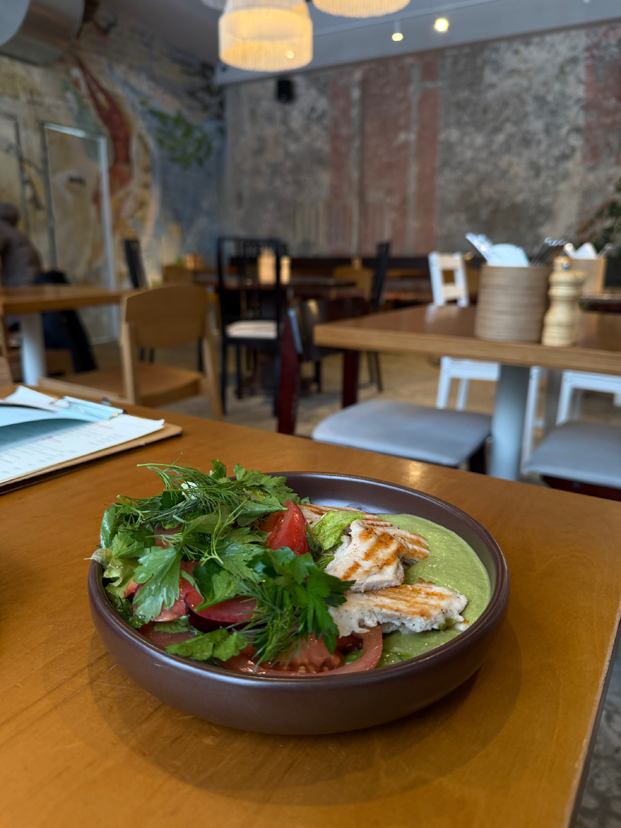 Салат с курицей 