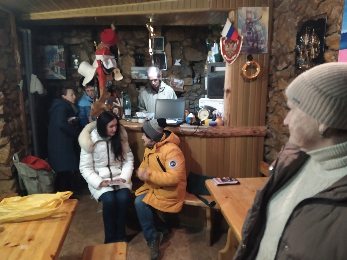 Слева направо: Юлиана Орлова, Евгения Блинчик, Ольга Инина, Галина Малышева, Олег Широков, Людмила Жоголева (с) Фото: Н. Остапцов