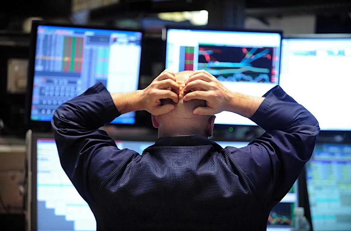 Эффект домино: падают не только металлы