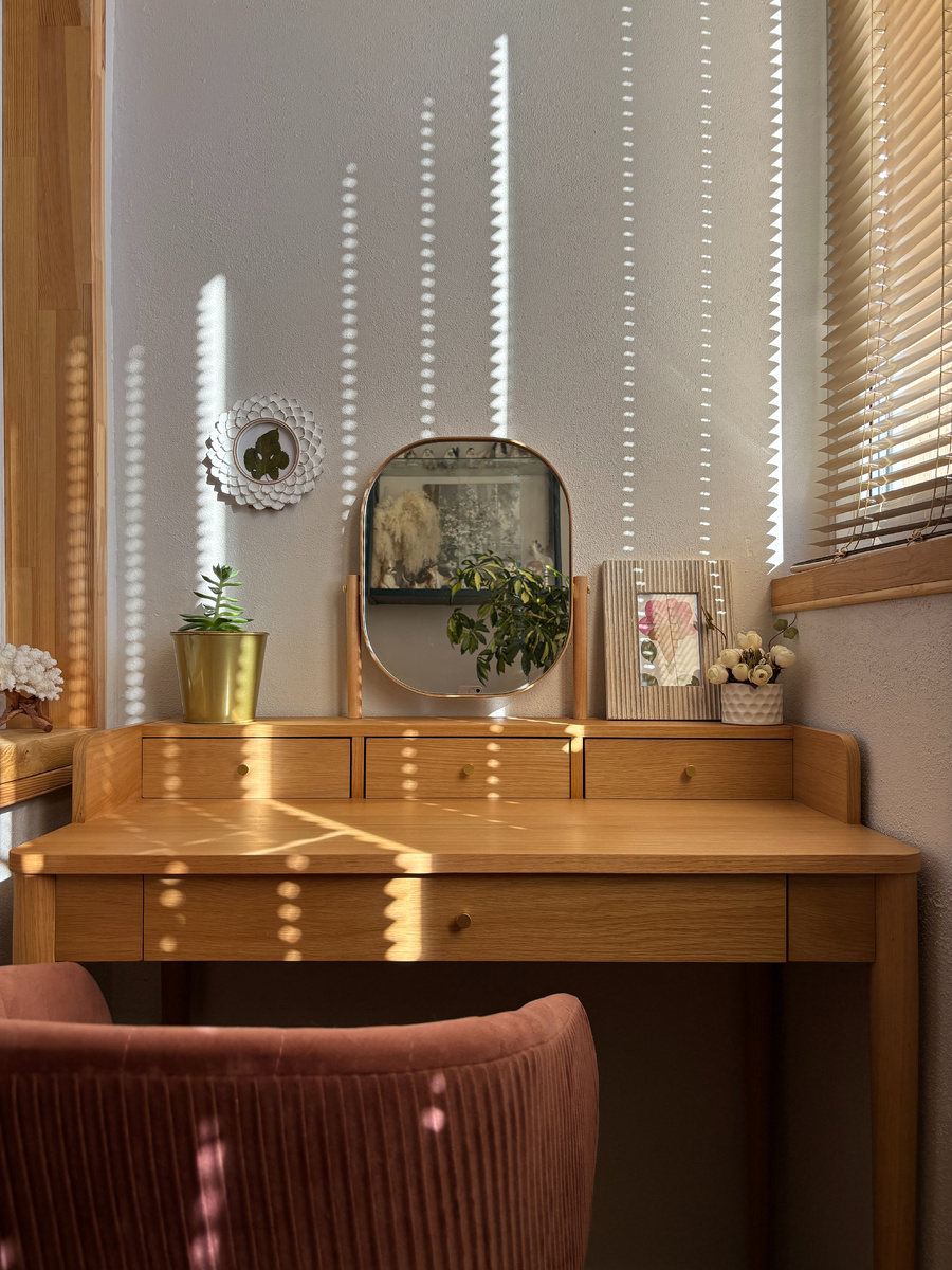 В этом проекте на стенах я применила кварц-грунт вместо дорогостоящей декоративной штукатурки