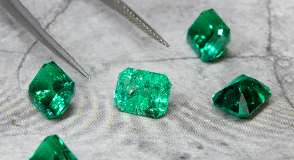 Гидротермальный изумруд – что за камень?