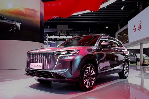 Фото: Hongqi. Прошла публичная презентация отдельно выведенных брендов — Hongqi, Tiangong и Golden Sunflower.