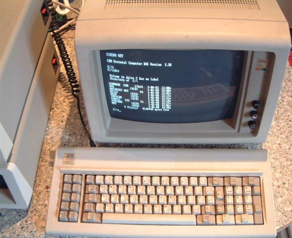 Обратите внимание на версию DOS на экране.