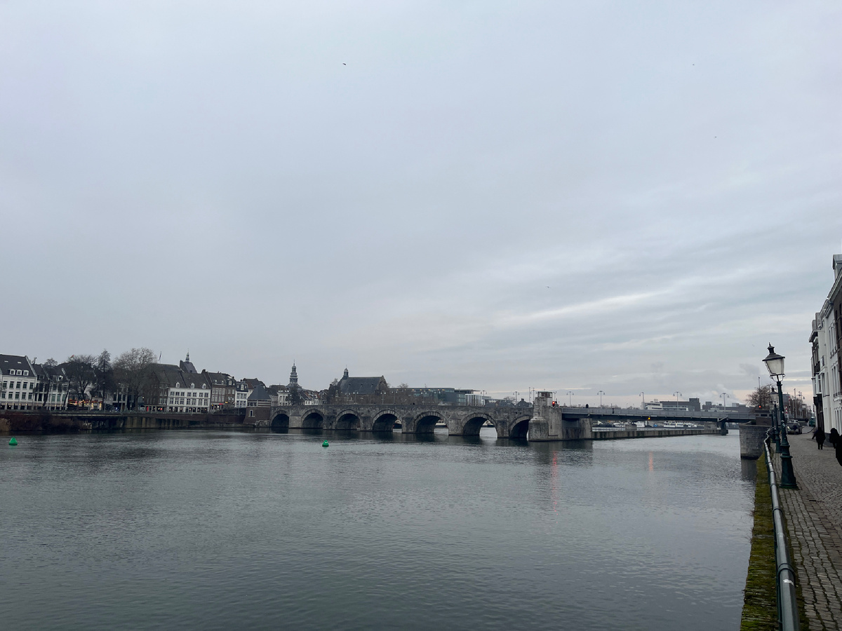 Мост Святого Сервация днем