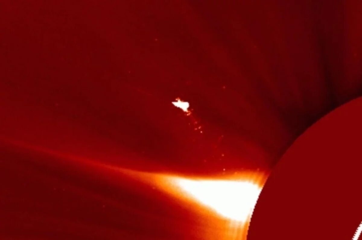    На снимках Солнца вновь обнаружили загадочный объект