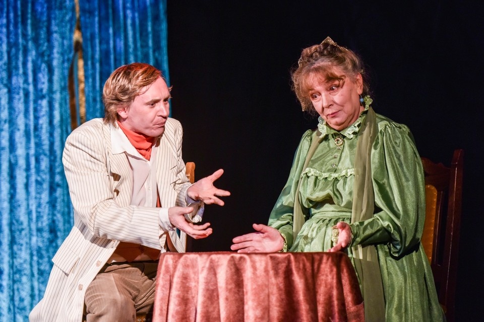    "Женитьба Бальзаминова". Фото со страницы театра "Глас" в ВК.